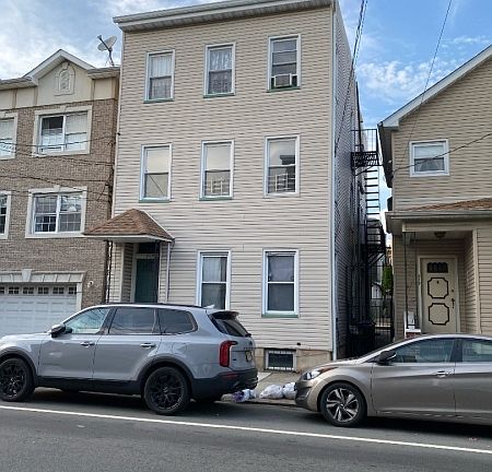 2nd image of 217 Walnut St Floor 2