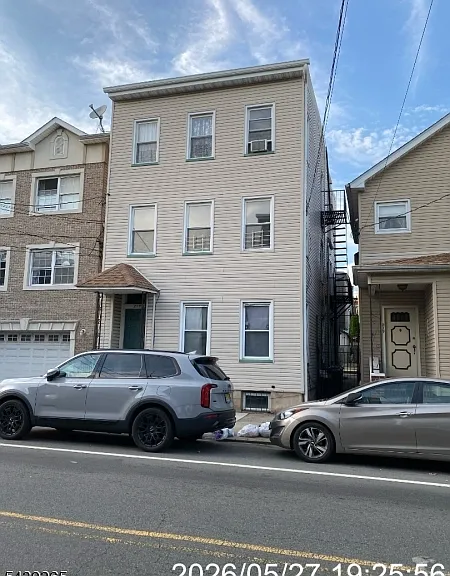 217 Walnut St #2 — Photo 2