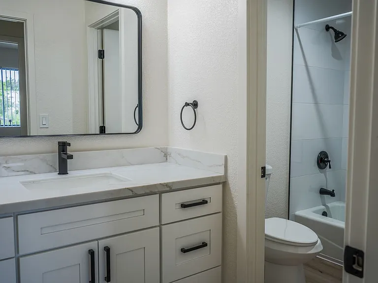 Sycamore Hills Village Apartments — Photo 23