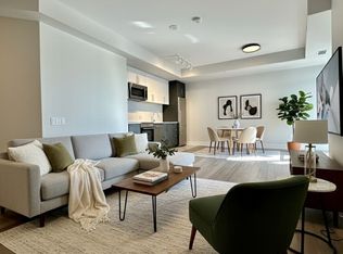 2525 Bathurst St #1201, Toronto, ON M6B 2Y9