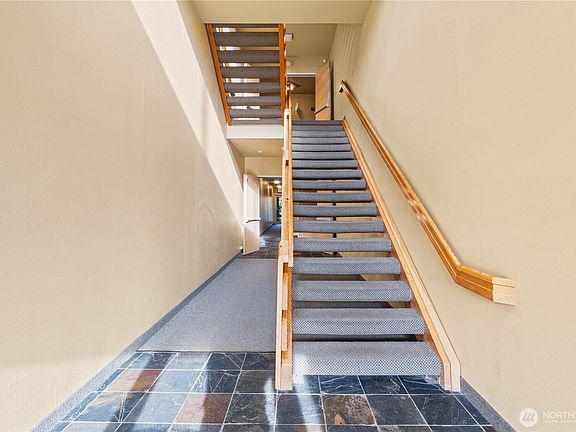 5th image of 512 Darby Street #209