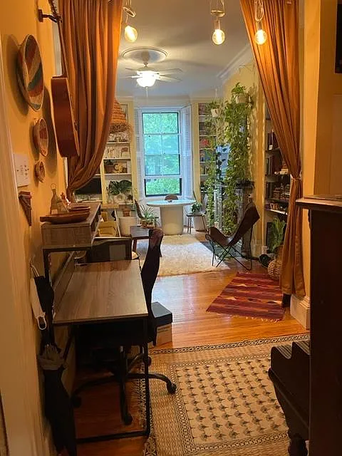 2 bed, 855 sqft, $4,400 — Photo 2