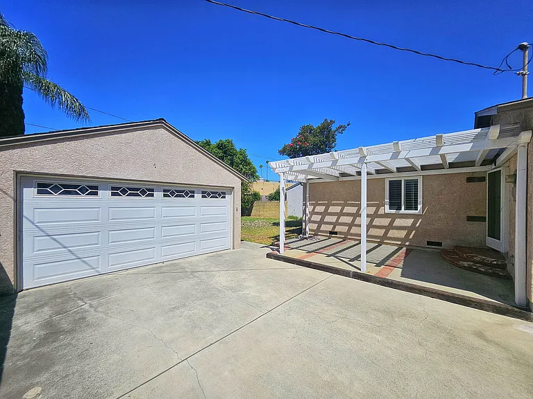 6341 Sultana Ave — Photo 18
