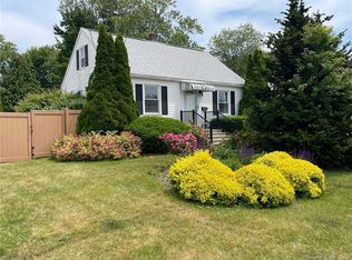 37 Soundview Rd, Groton, CT 06340