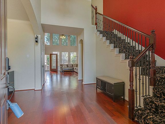 4th image of 4540 White Rock Ln