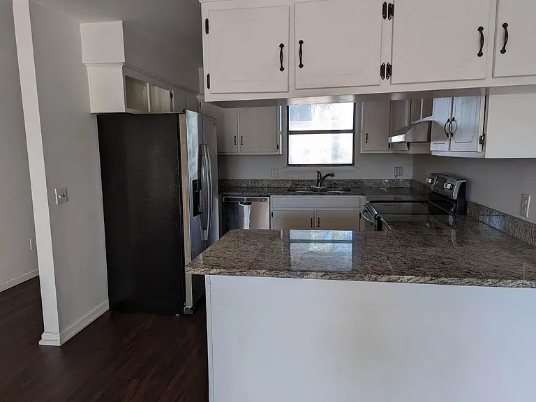 1349 Capri Dr — Photo 6
