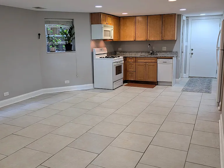 4523 N Troy St #GARDEN — Photo 2