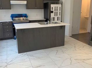 5 Steamboat Way, Whitby, ON L1N 0M6