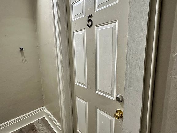 3rd image of 1942 S Park Ave APT 5