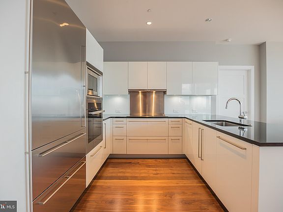 5th image of 50 S 16th St Unit 4803