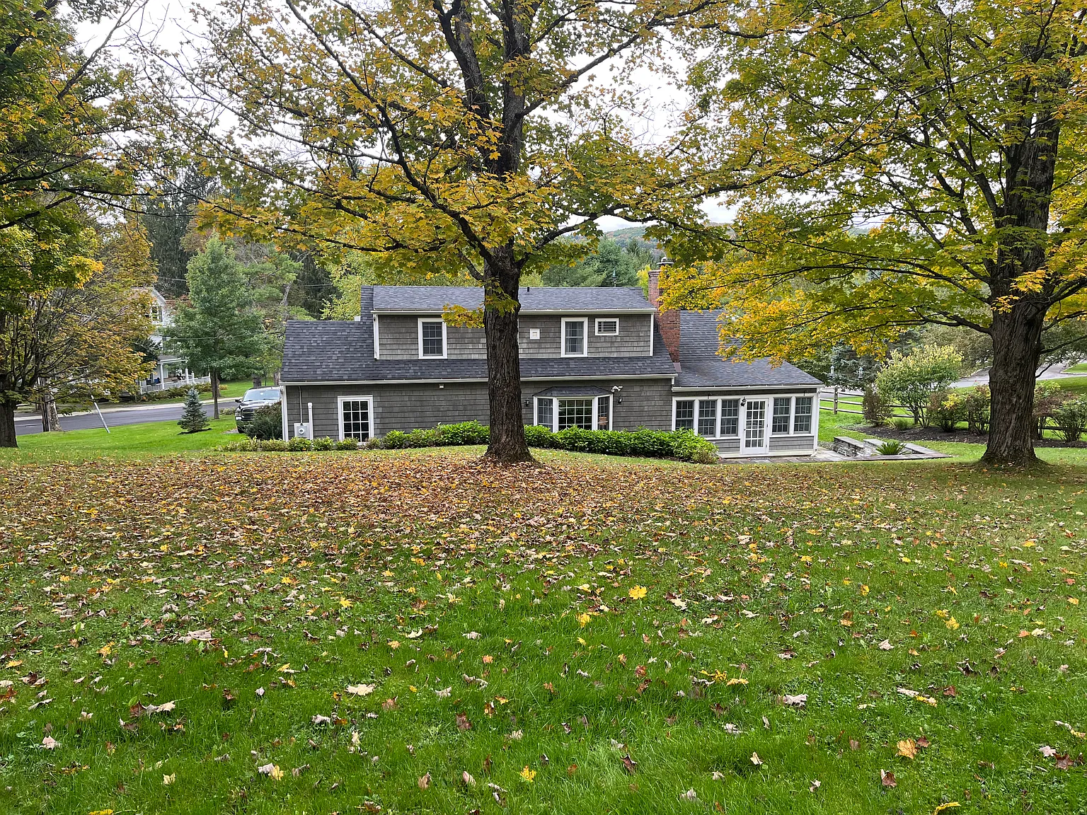 5 bed, 3.5 bath, 2700 sqft, $3,975 — Photo 4