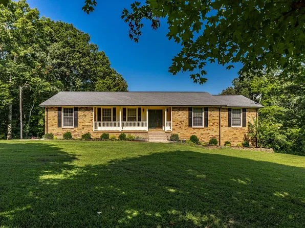 1045 Gasser Rd, Ashland City, TN 37015