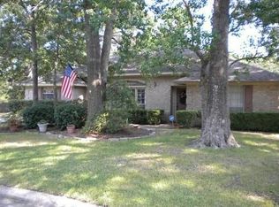 6 Cambridge Cir, Conroe, TX 77304