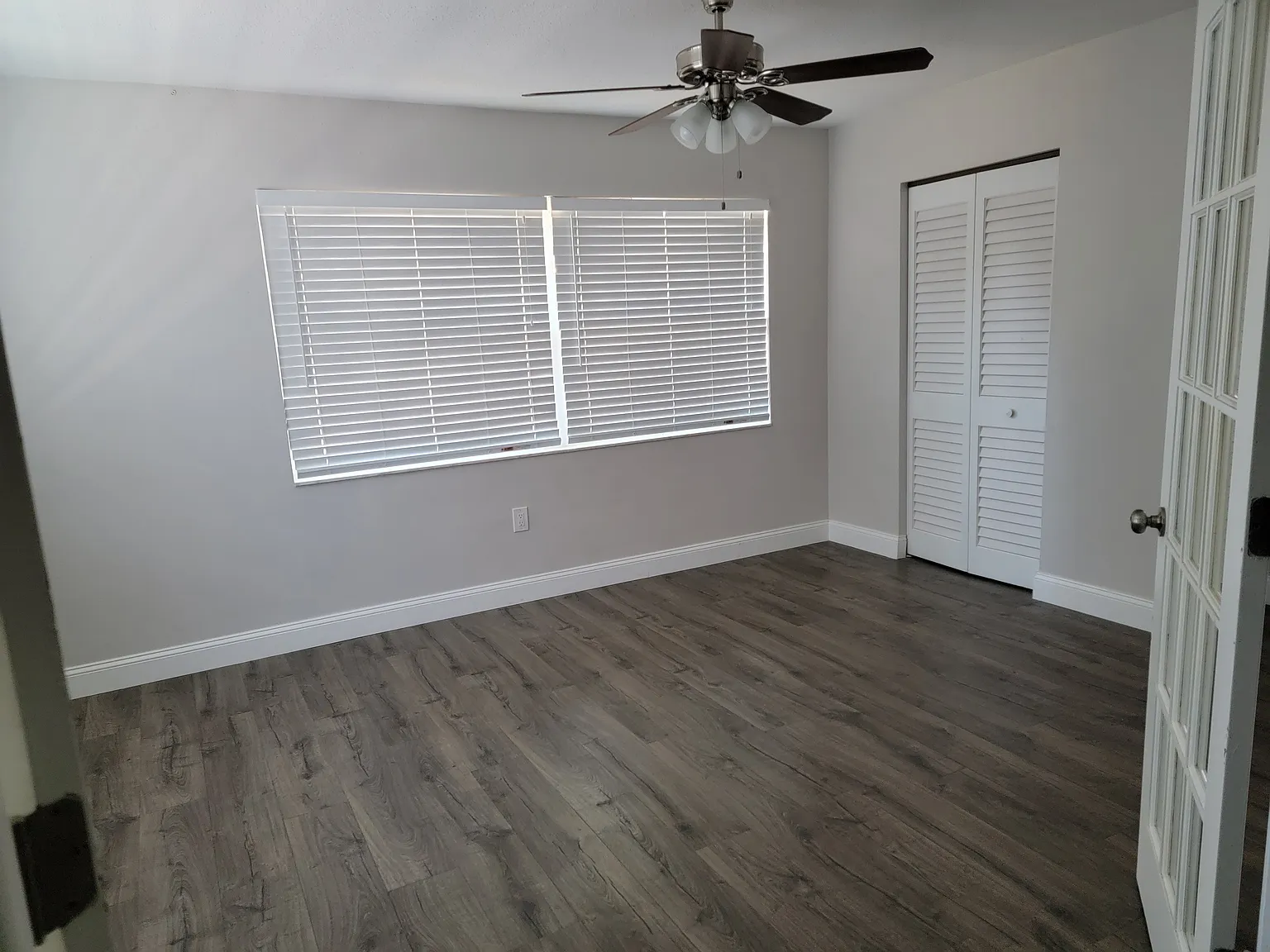 3 Bedroom Home with fenced yard — Photo 4