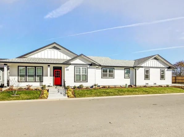 280 Oak Valley Dr, Talent, OR 97540