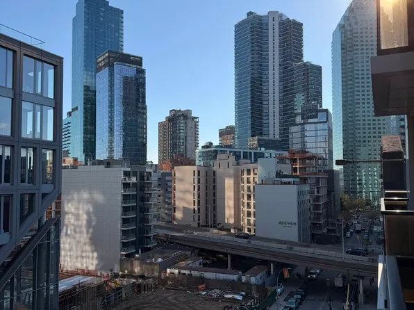 42-22 Crescent Street image 7 of 13