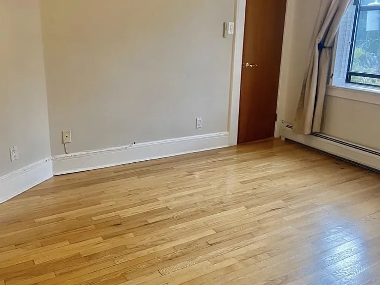 553 Undercliff Ave #12A — Photo 5
