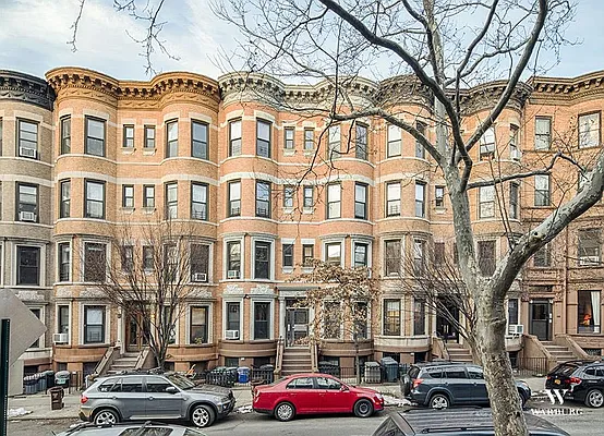 Rented by Warburg | media 34