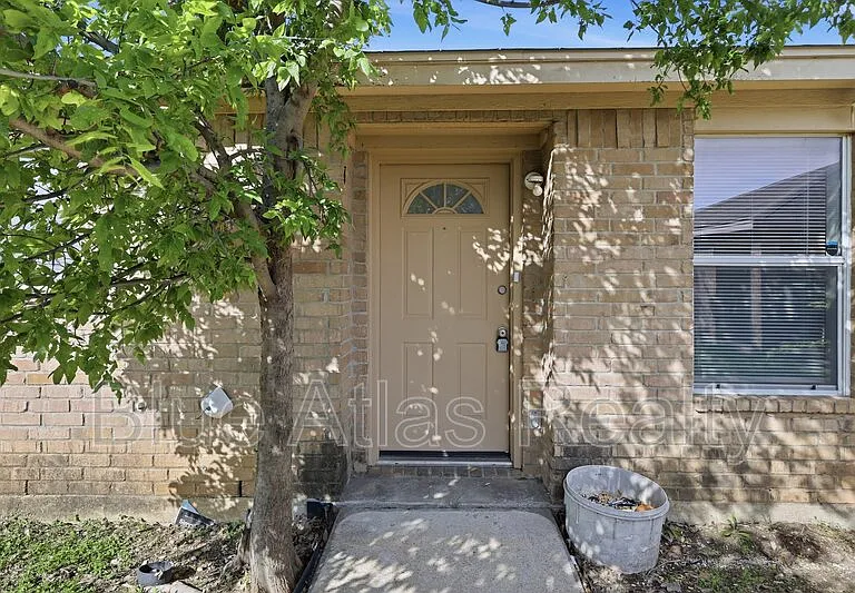 125 Cambridge Dr #4 — Photo 2