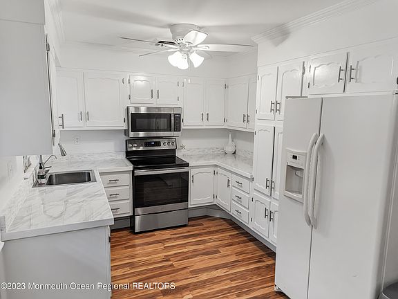 5th image of 353D Dorchester Drive #100d