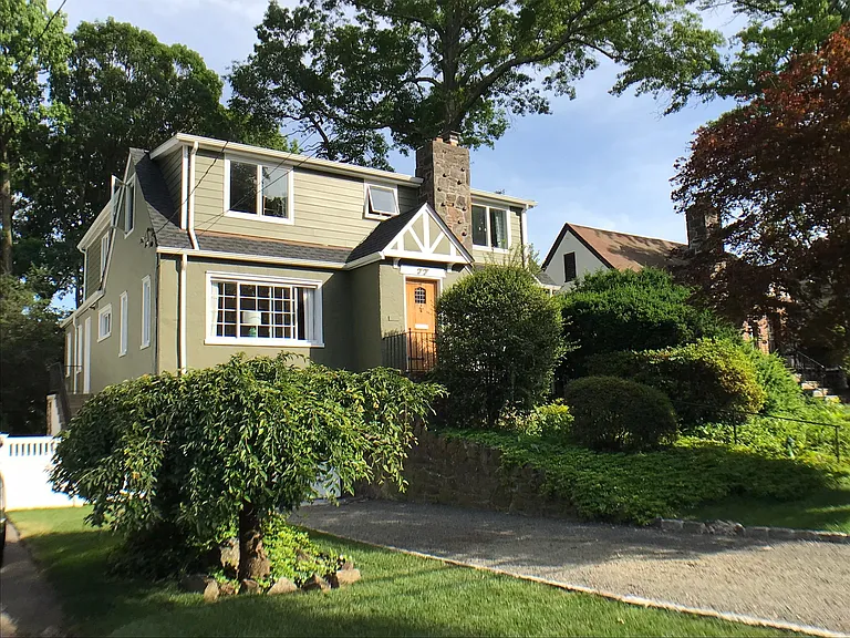 77 Myrtle Blvd — Photo 2