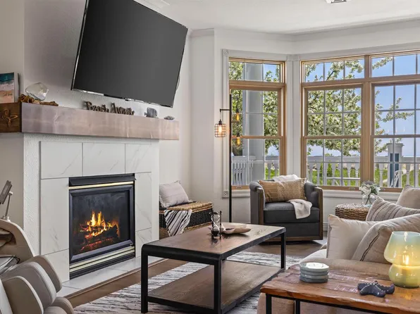 849 Beachfront DRIVE, Sheboygan, WI 53081