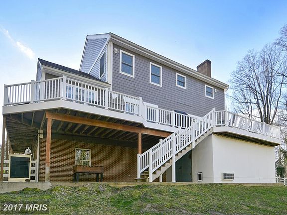 Town and Country Colonial on Approx. 6 Acres