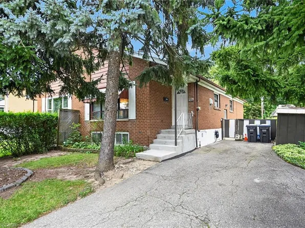 3239 Queen Frederica Dr, Mississauga, ON L4Y 2Z9