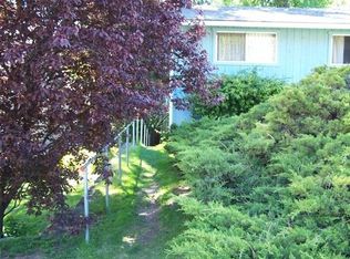 1121 NE 10th St APT B, Bend, OR 97701