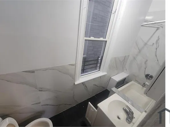 80 Linden St APT 1, Yonkers, NY 10701