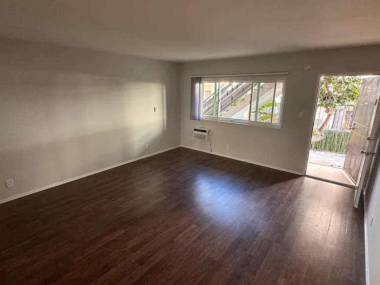 11611 Darlington Ave #6 — Photo 11