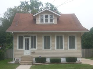 455 Washburn St, Elgin, IL 60123