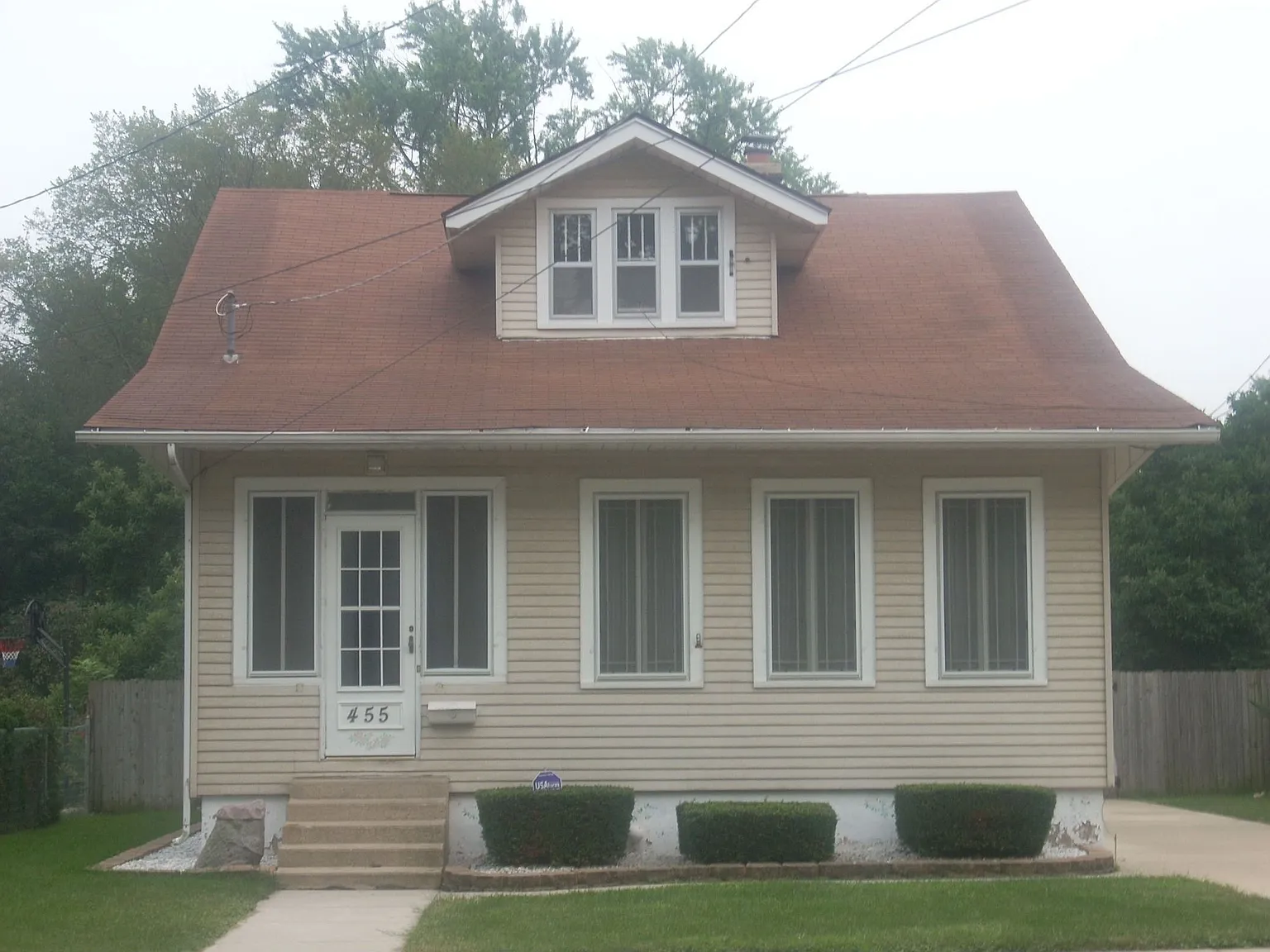 455 Washburn St photo 1