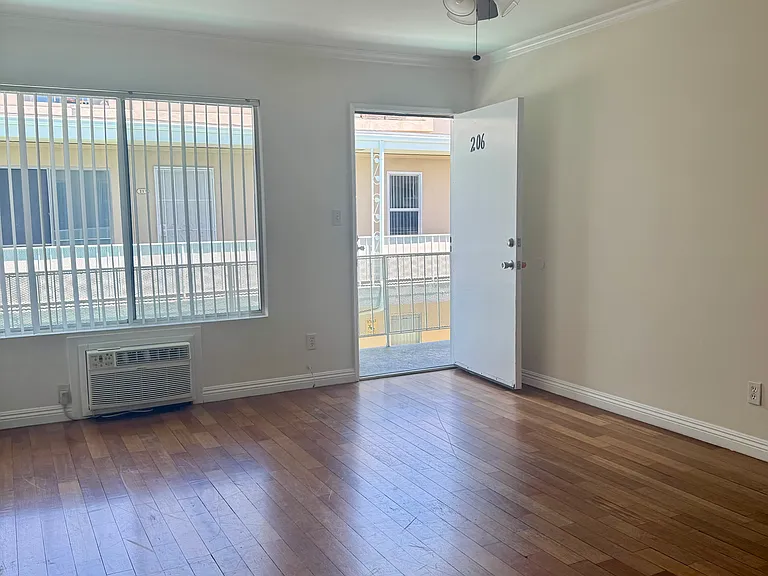 Laurel Grove Terrace — Photo 3