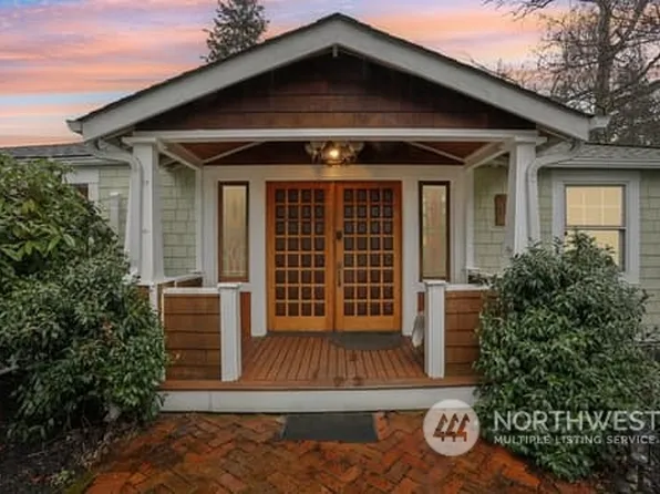9822 44th Avenue SW, Seattle, WA 98136