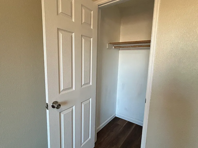 3953 N Palm Grove Dr #1 — Photo 17
