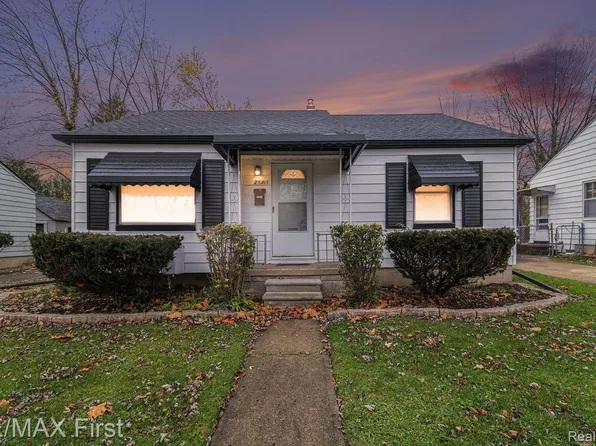 28461 Brentwood St, Southfield, MI 48076