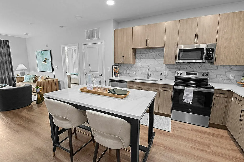Perimeter Pointe — Photo 3