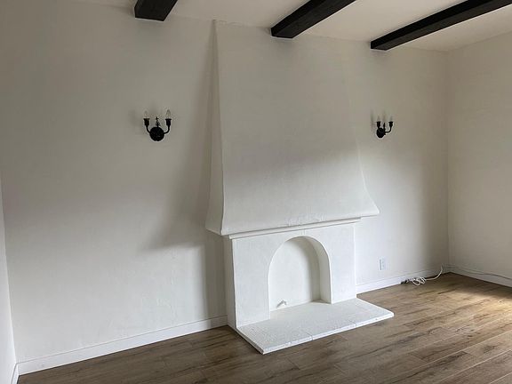 2nd image of 1801 N Kingsley Dr #210