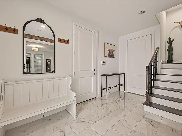 2506 McKinney St — Photo 3