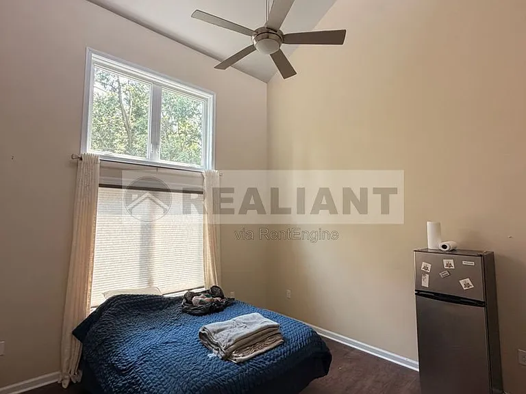 438 Kenton St — Photo 12
