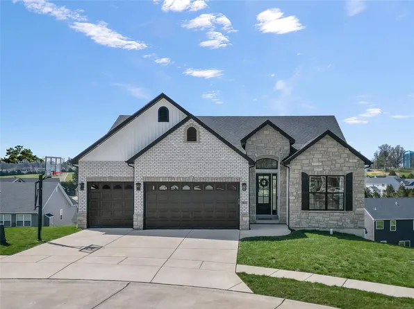 1804 Valley View Cir, Festus, MO 63028