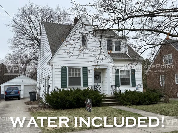 1221 S Roosevelt St, Green Bay, WI 54301