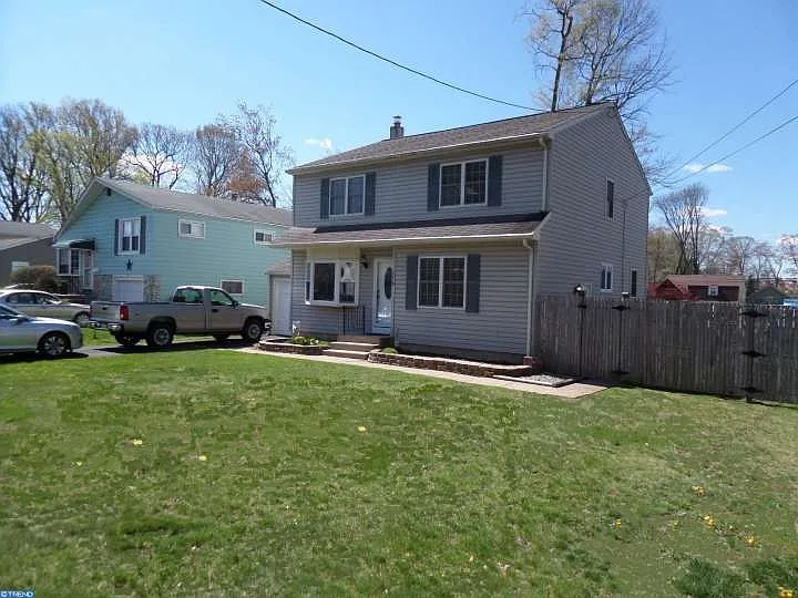 376 Lemon St photo 1