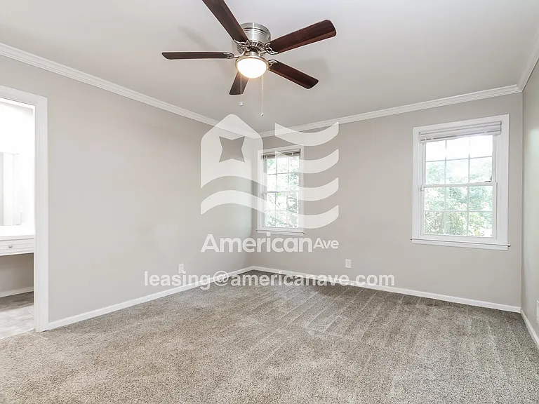 27533_009_main_bedroom_9.jpg