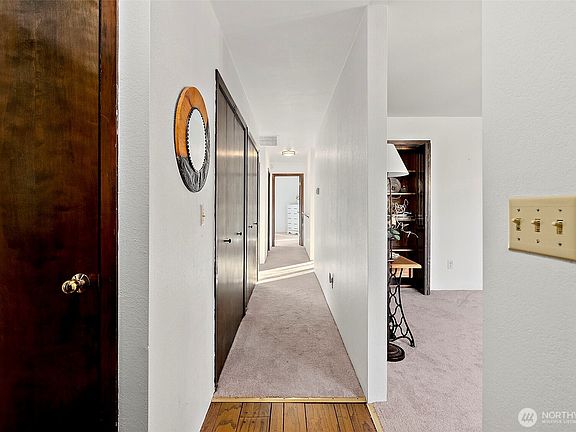 5th image of 1655 Wheaton Street