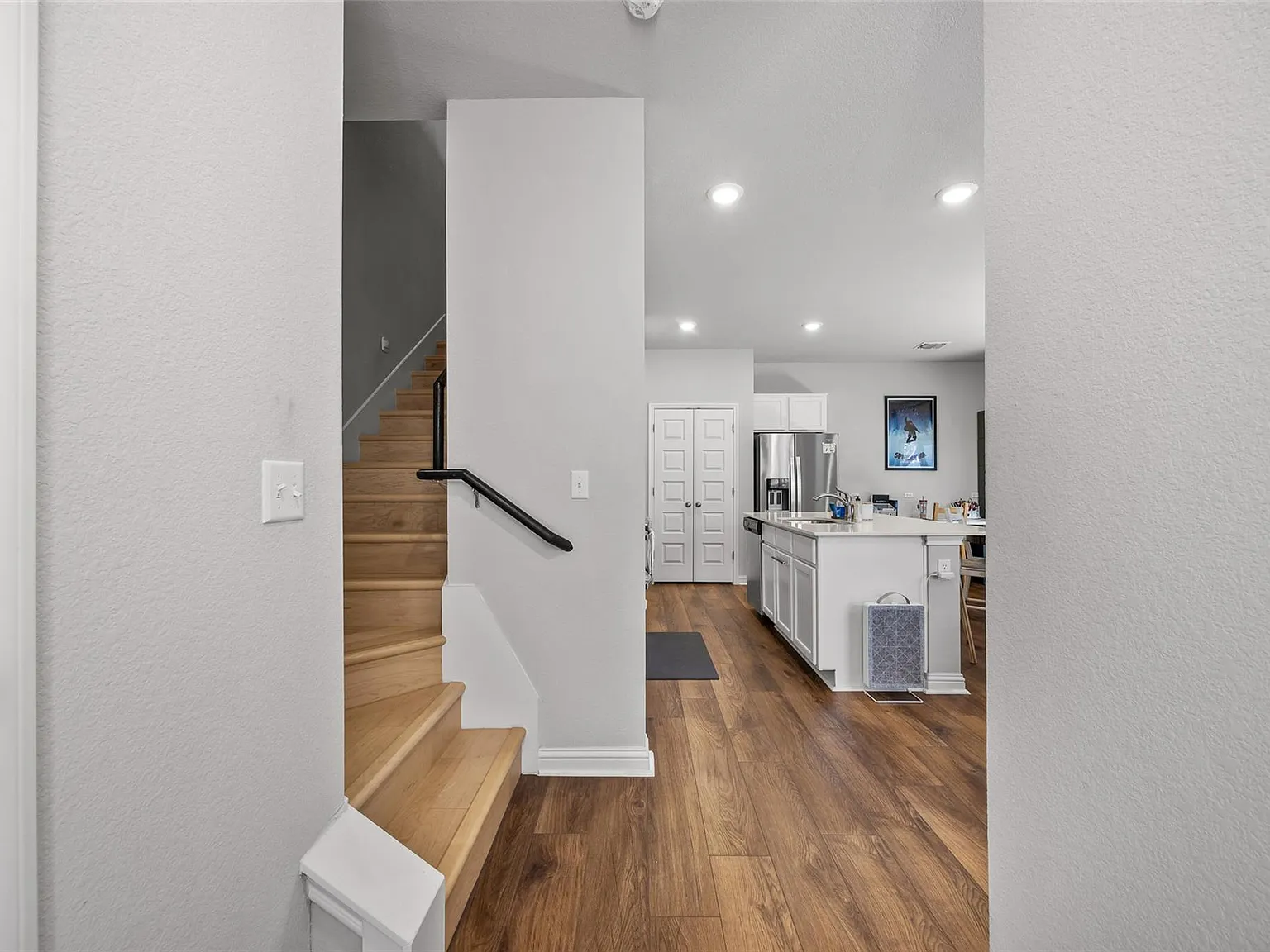 2 bed, 2.5 bath, 1190 sqft, $1,995 — Photo 3