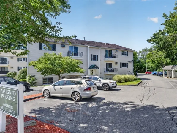 1261 Church St APT 15, New Bedford, MA 02745