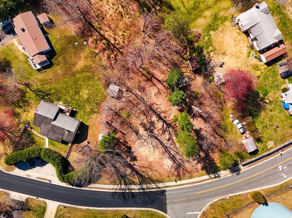 12205 Waples Mill Rd, Oakton, VA 22124