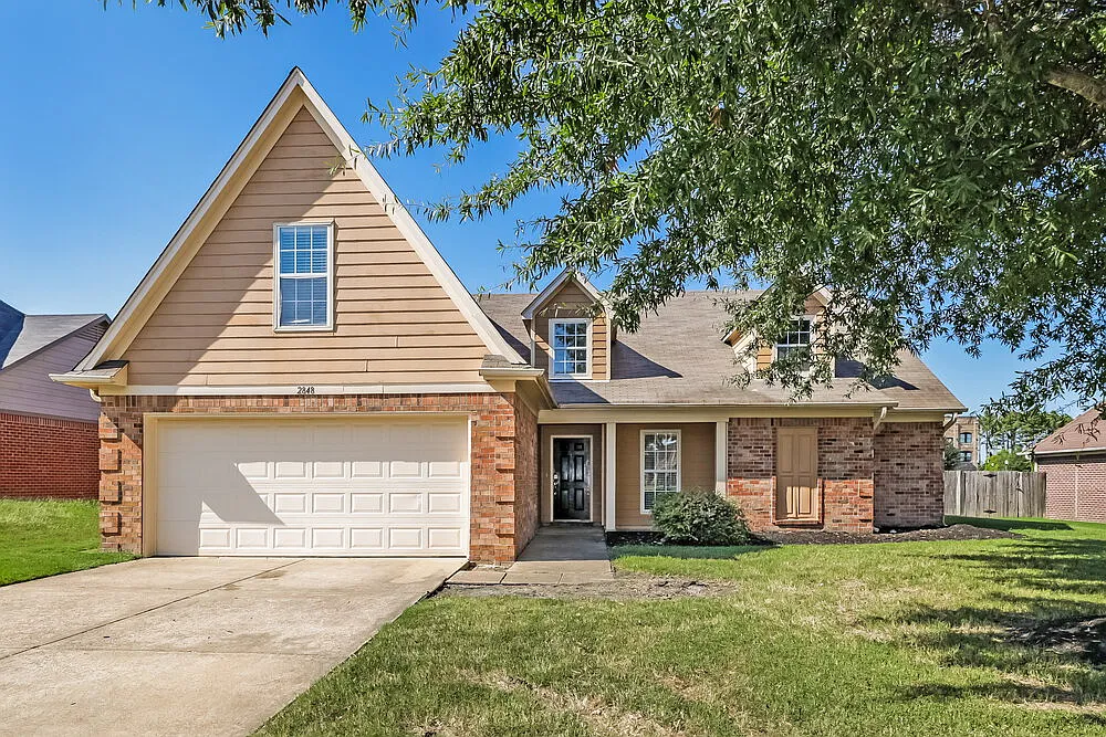 4 bed, 2.0 bath, 2125 sqft, $3,060 — Photo 1